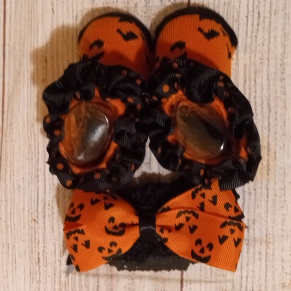 Halloween Set of Headwrap and Socks for Baby Girl - Picture 2 of 10